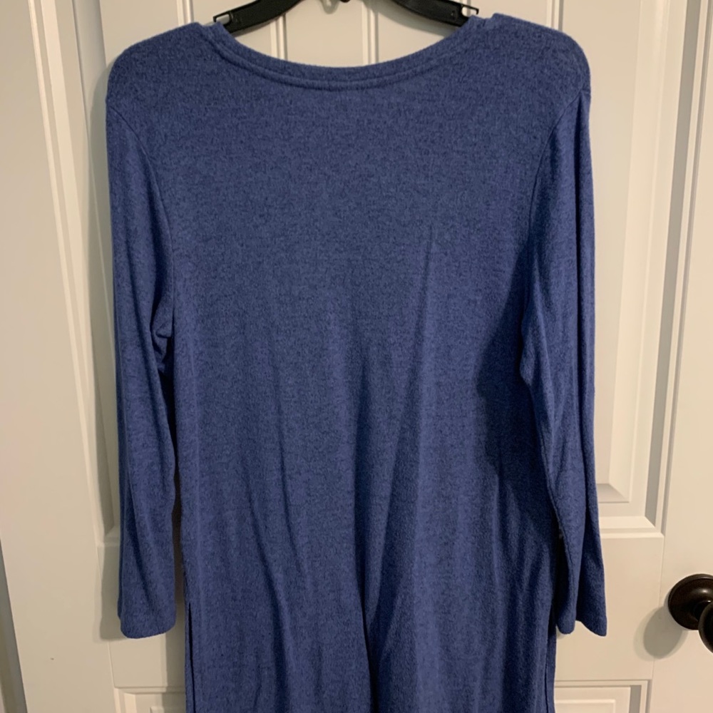 sweater - Picture 2 of 3